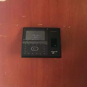 تركيب جهاز بصمة وجه في شركة جولف كونكريت